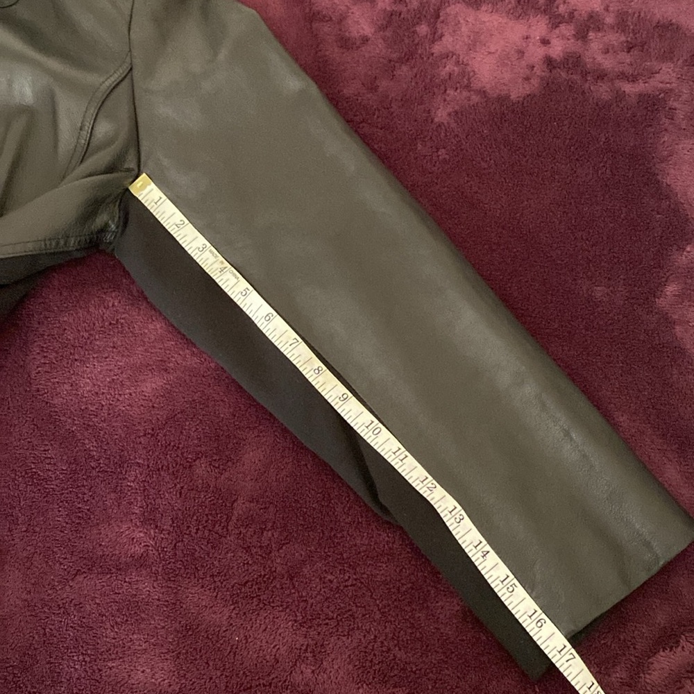Anne Klein
Mandarin Collar
Lined, Soft Leather
Cloth Back & Arm Panel - Picture 7 of 7